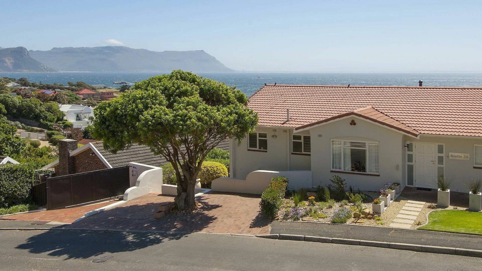 Restio Garden Studio Apartment Simon's Town